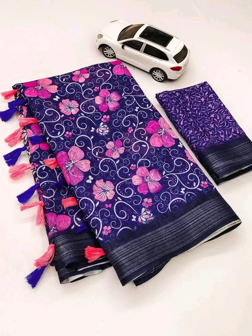 Lenin Leaf Print Saree with Tassels thumbnail 4