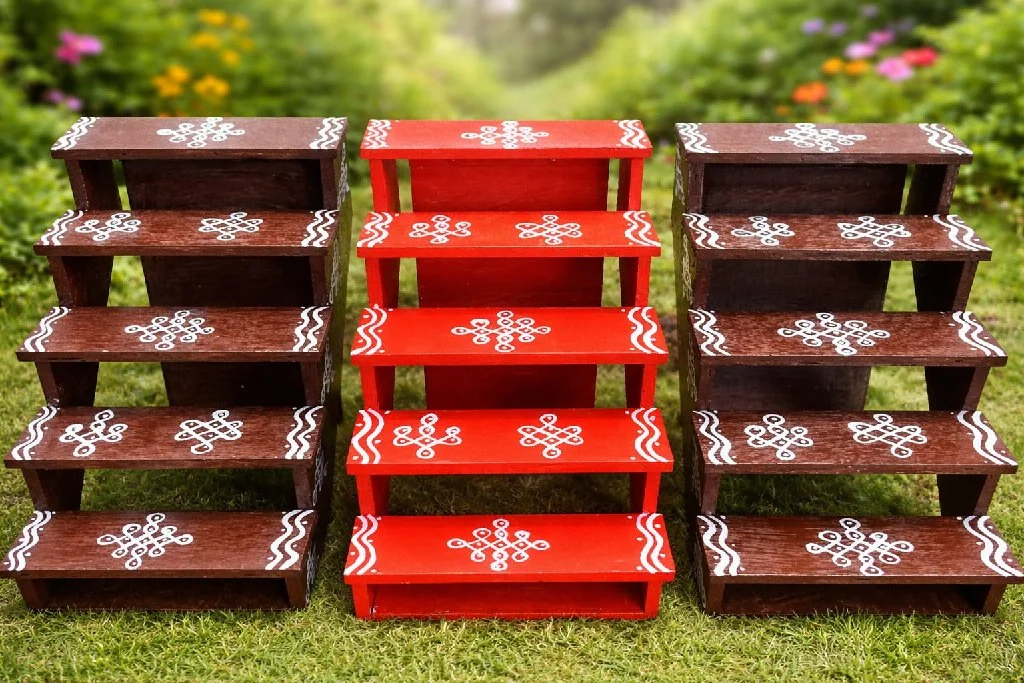 Hand Painted Kolam Wooden Display Steps