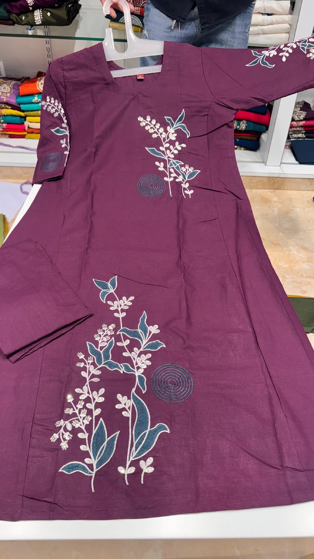 Dabbu Cotton Embroidered Floral Kurta Set thumbnail 3