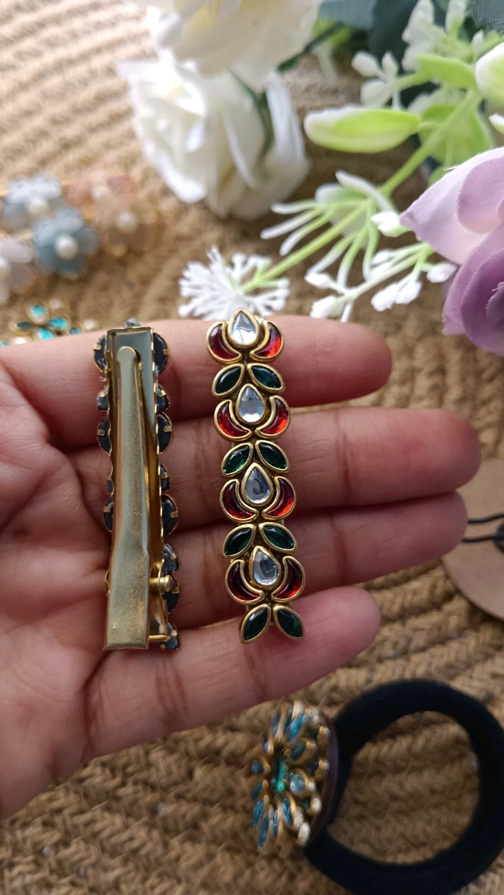 Gold Tone Kundan Enamel Dangle Aligrater Clips 3