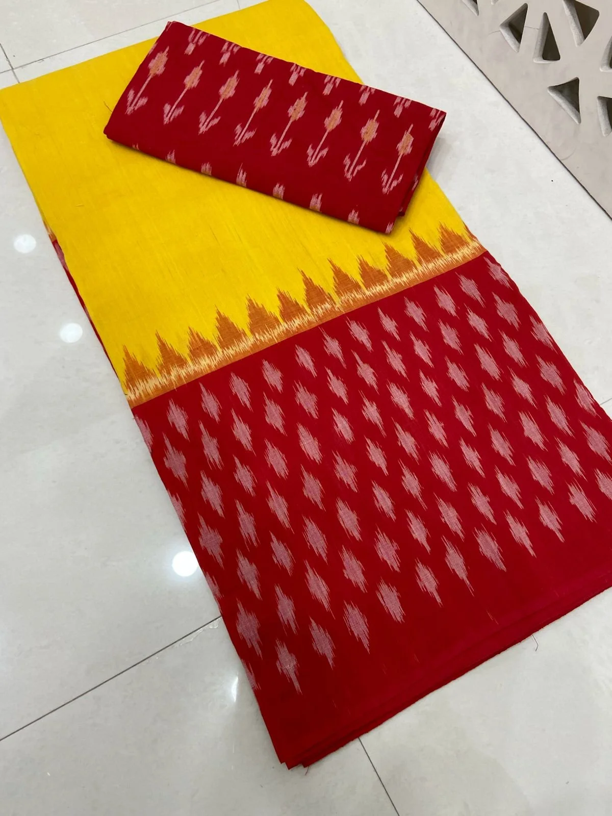 double ikkat cotton saree thumbnail 6