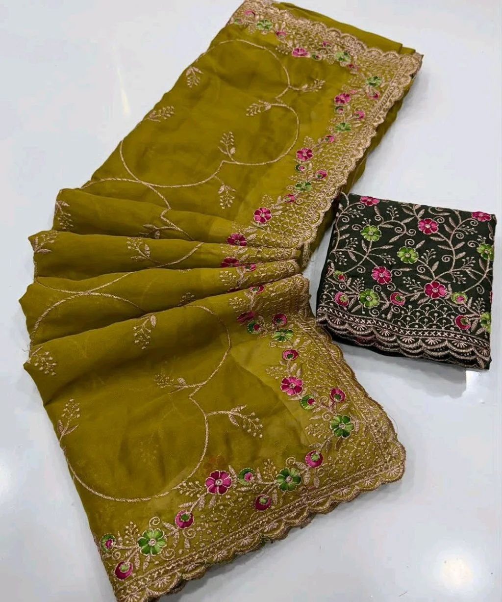 Star Georgette Saree with Floral Embroidery and Blouse 2