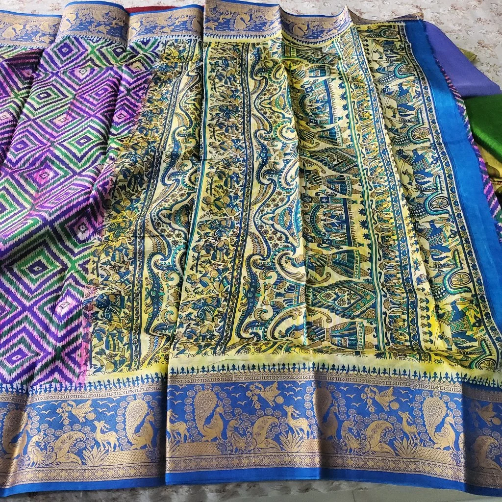 Geometric Ikat Pattern Saree with Blue Peacock Thread Border thumbnail 4