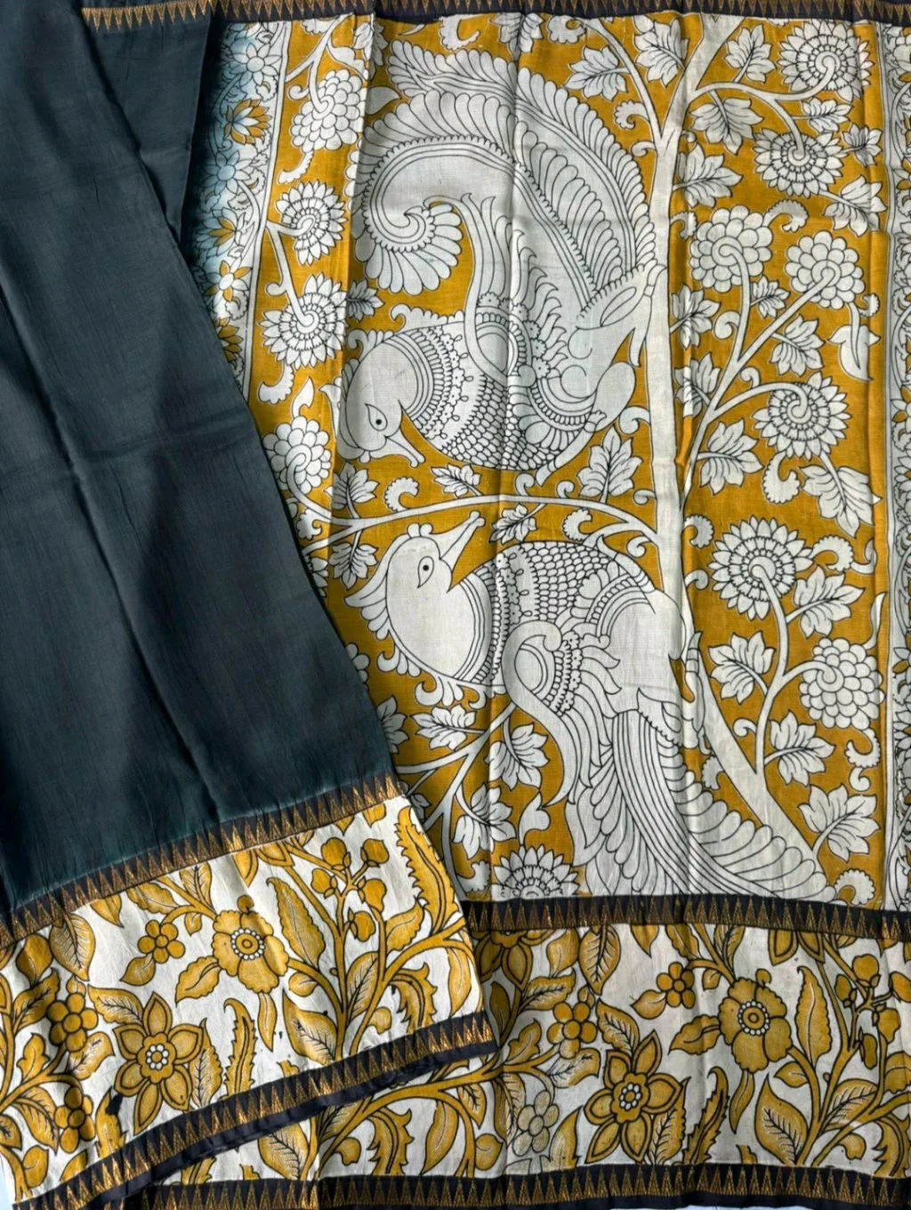Red Mangalagiri Pattu Saree with Kalamkari Peacock Design thumbnail 2