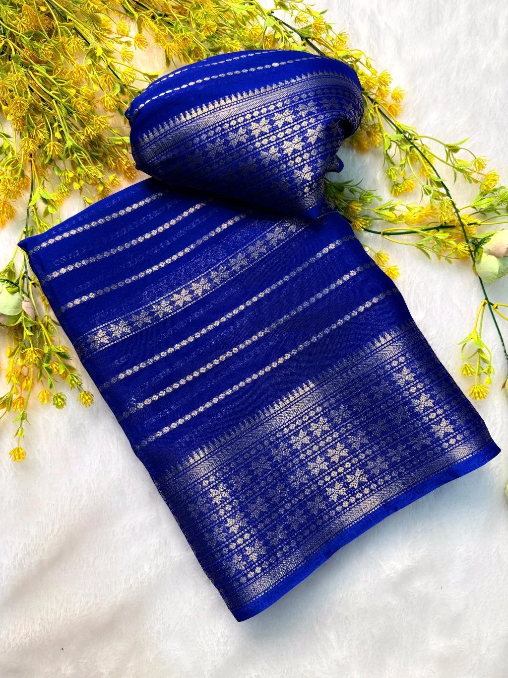 Dola Silk Saree with Zari Border thumbnail 9