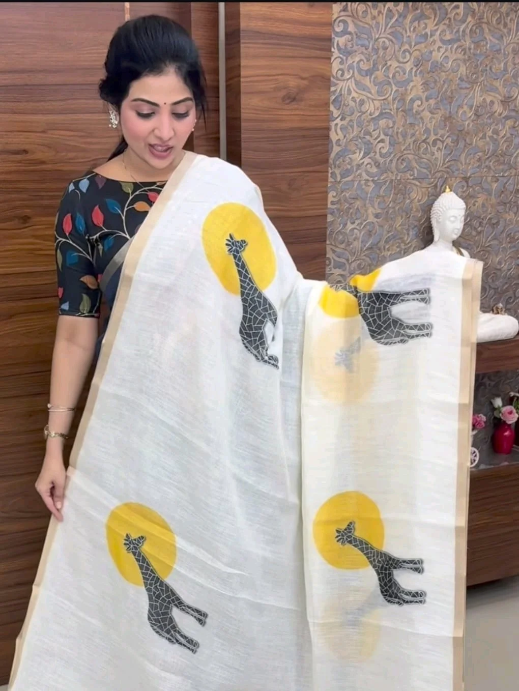 Premium Plain Lenin Cotton Saree with Giraffe Print and Striped Blouse thumbnail 8