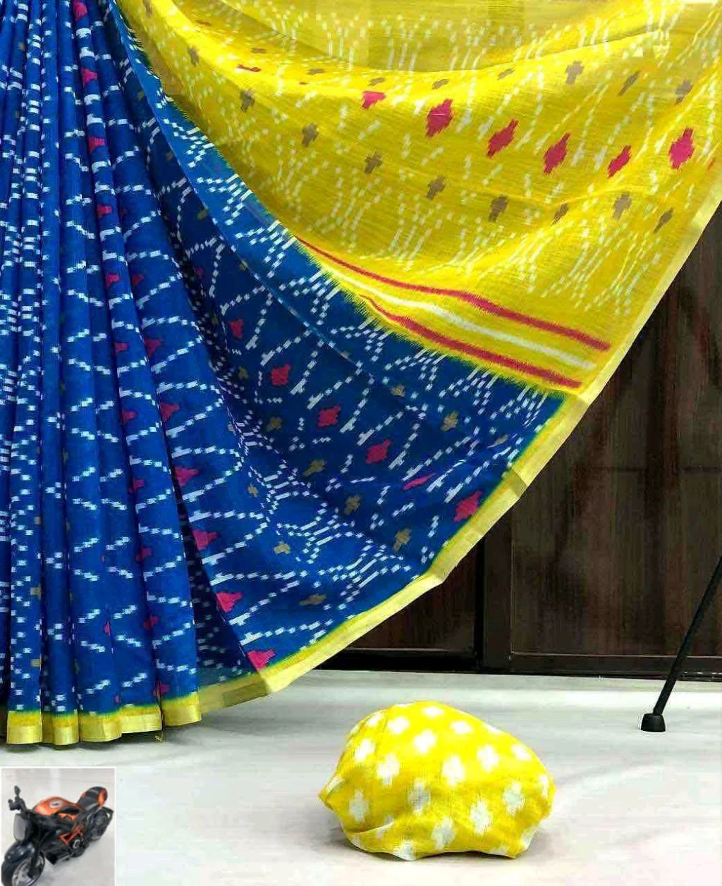 Linen Ikat Print Cotton Saree thumbnail 4