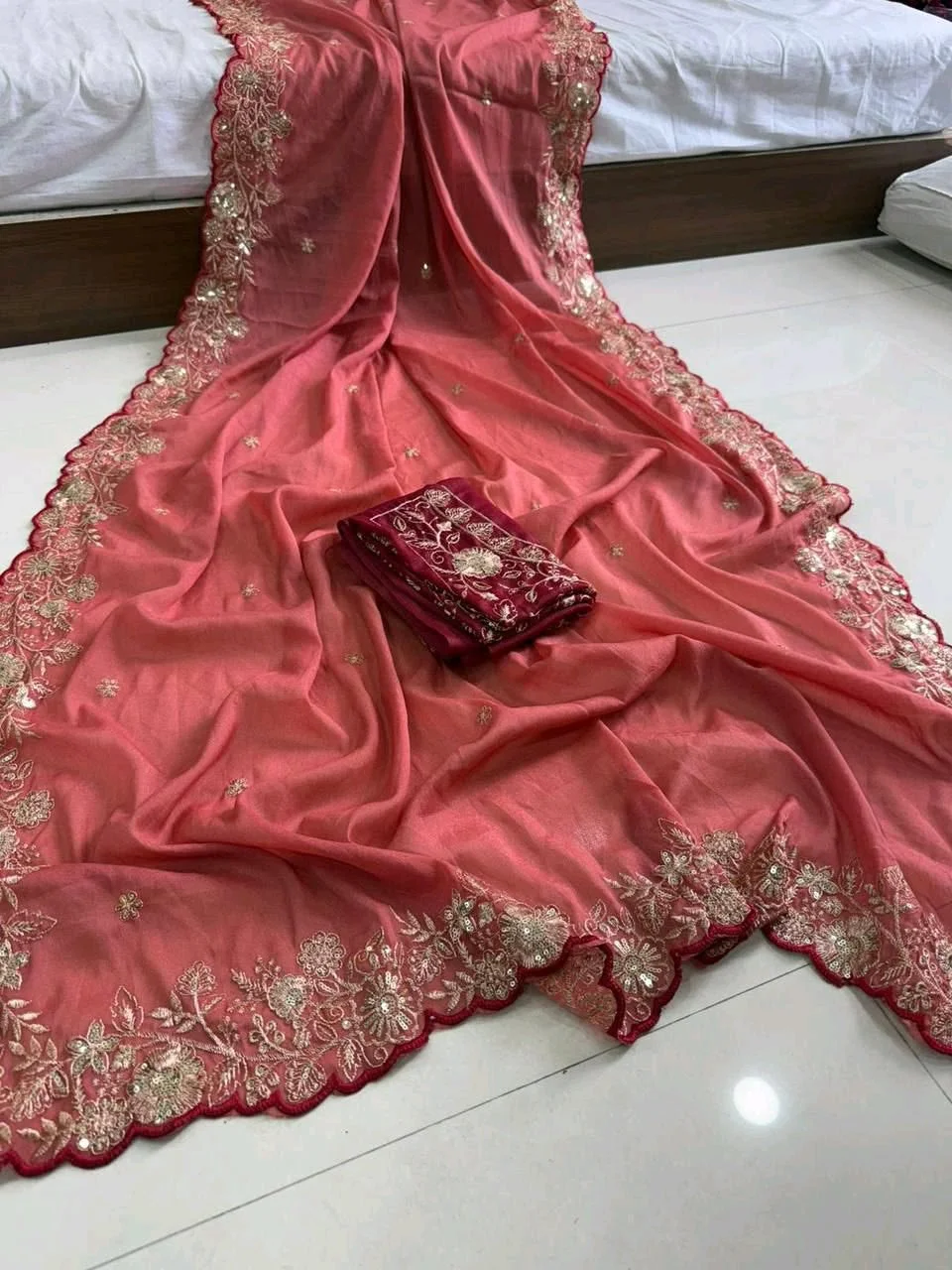 Star Georgette Saree with Blouse Piece 8