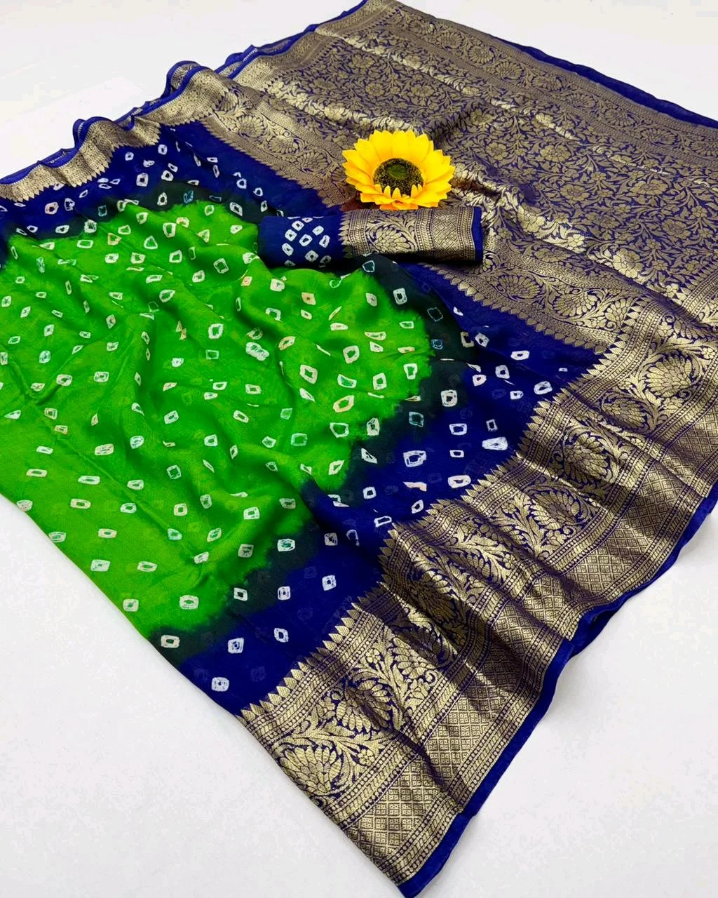 Bandhani Saree with Zari Border 10