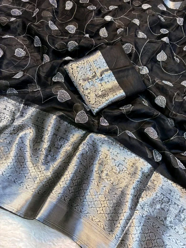 Kanchipuram Organza Saree with Silver Zari Leaf Embroidery and Rich Border 9