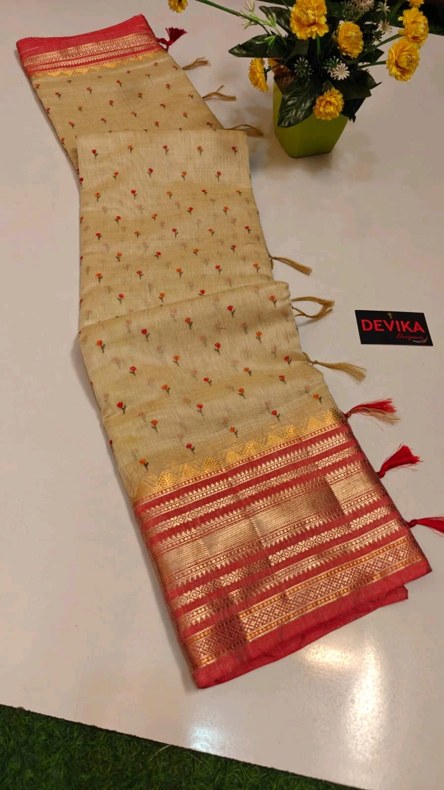 Beige Silk Blend Saree with Pink Zari Border and Floral Motifs thumbnail 2