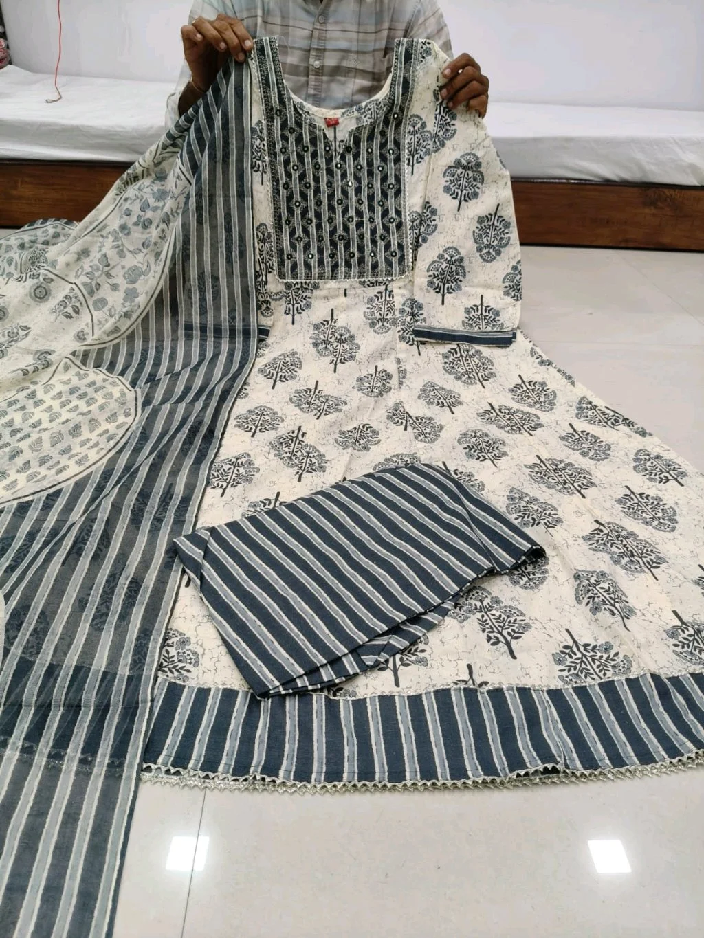 Pure Cotton Anarkali Kurta Set with Dupatta thumbnail 4