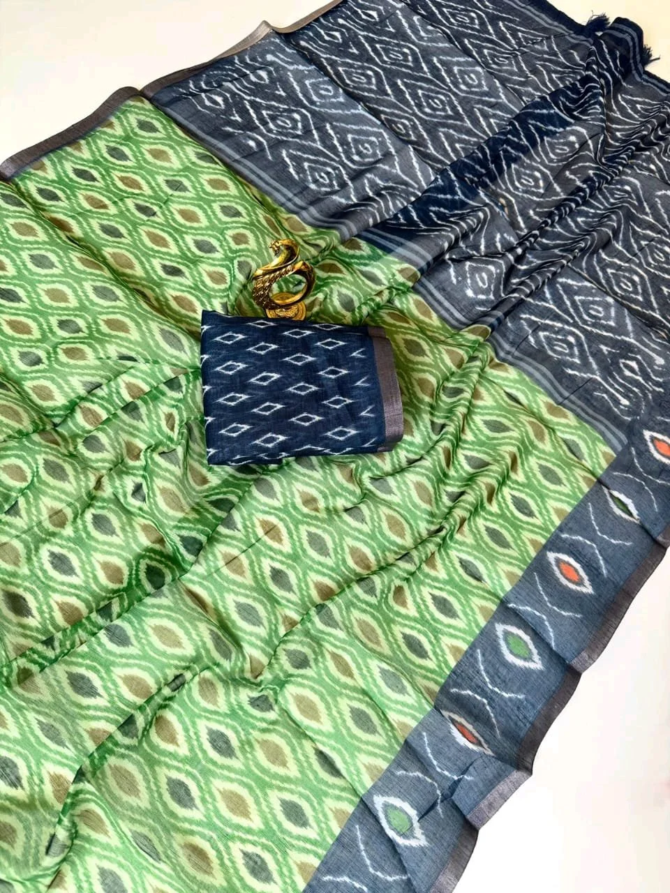 Lenin Ikat Cotton Saree with Traditional Border thumbnail 10
