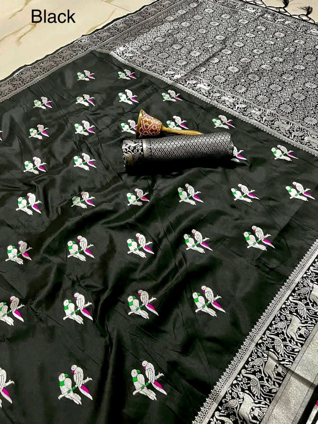 Pure Silk Saree With Zari Border thumbnail 3