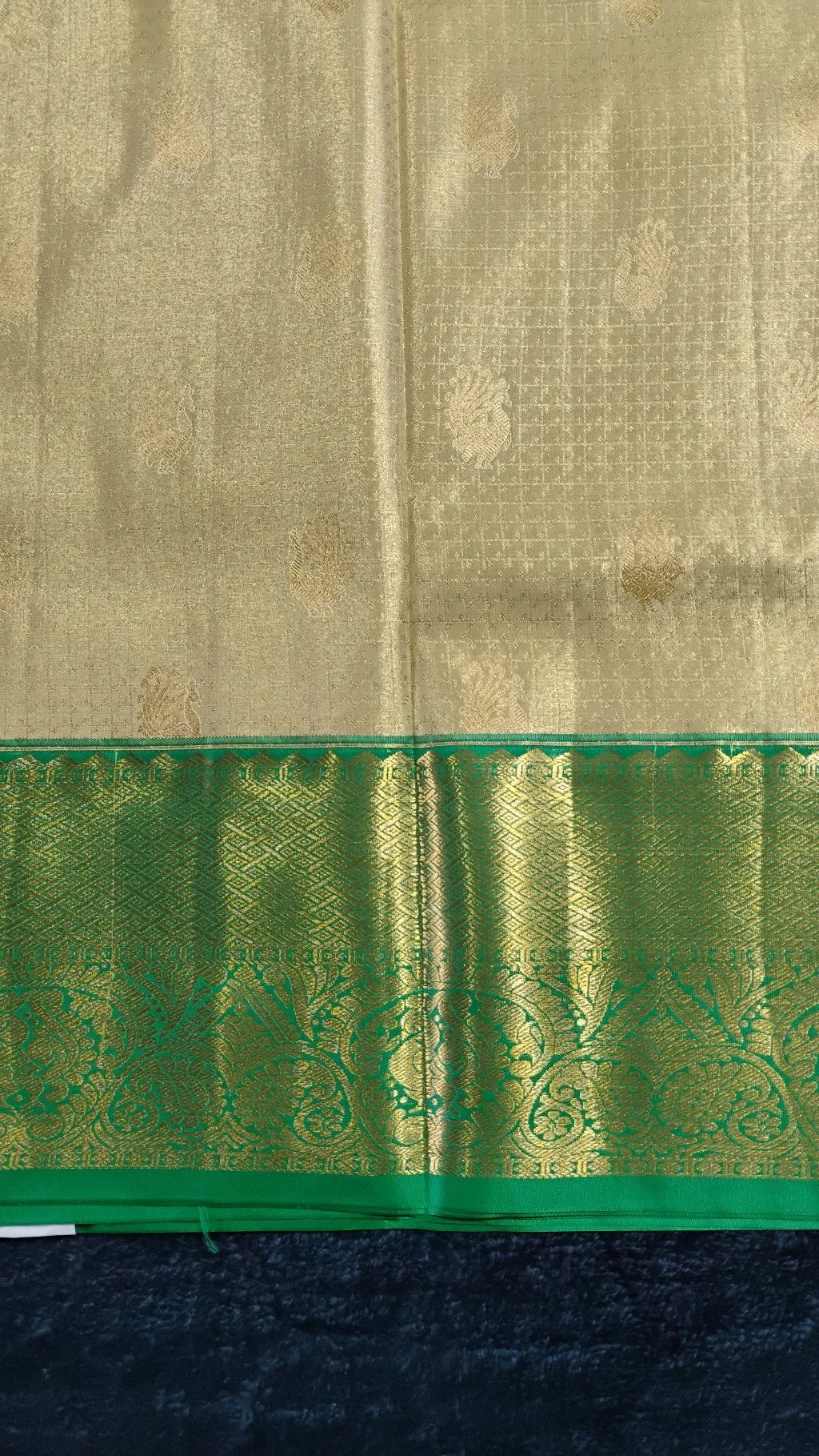Dharmavaram Resham Pattu Cream Saree with Green and Gold Zari Border thumbnail 3