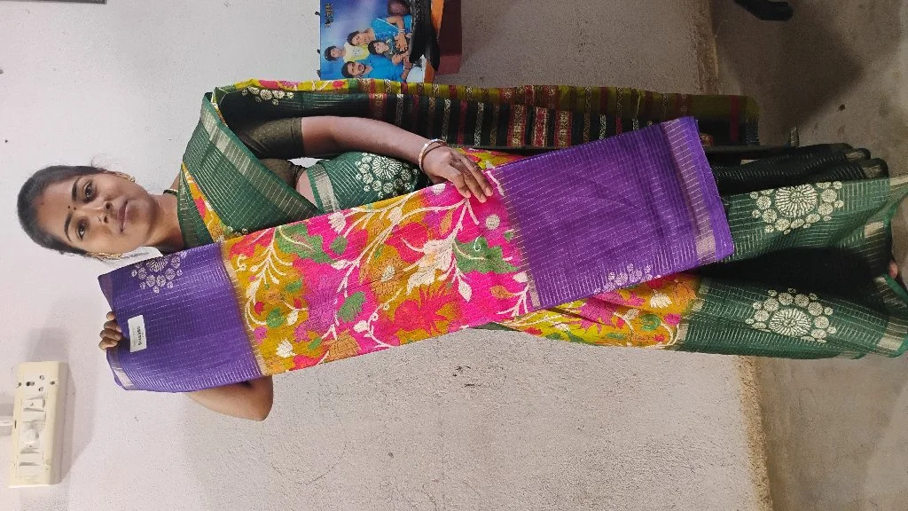 Crepe Silk Center Design Saree thumbnail 3