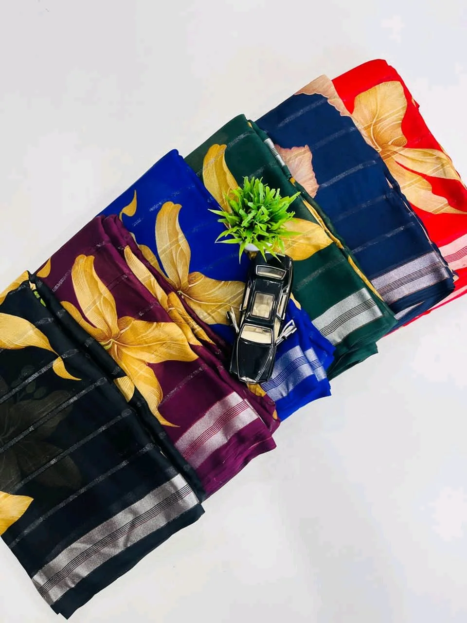Heavy Georgette Saree thumbnail 8