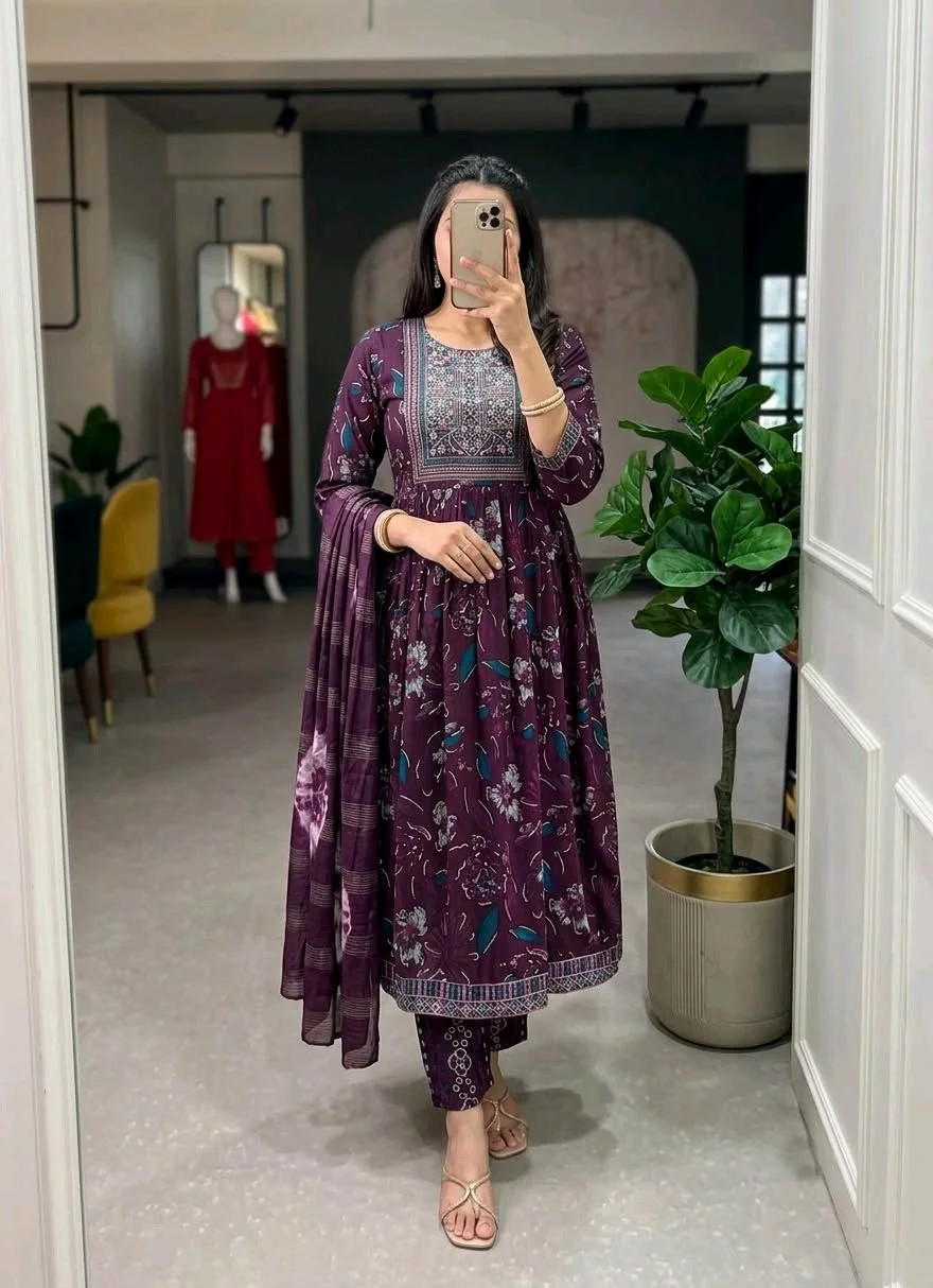 Embroidered Cotton Kurti Sets with Dupatta thumbnail 6