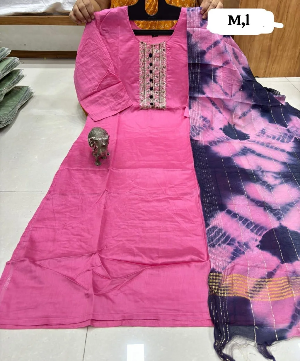 Kurta With Dupatta thumbnail 4
