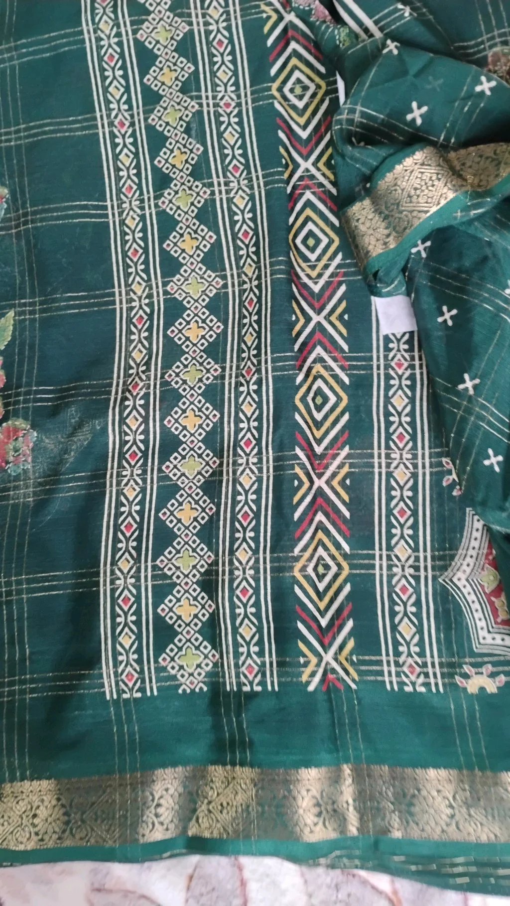 Emerald Green Silk Blend Saree with Gold Checkered Pattern and Floral Print thumbnail 5