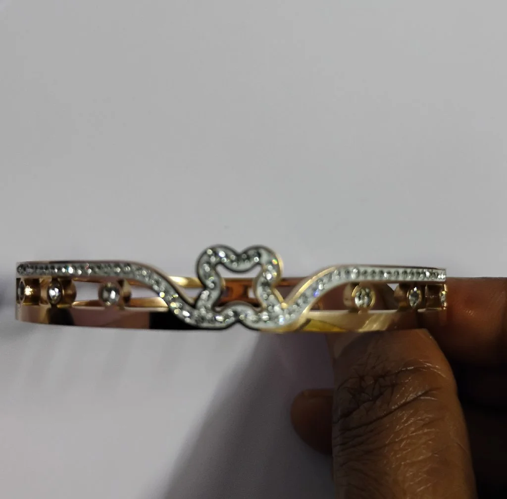 Gold Toned Rhinestone Heart Design Bracelet