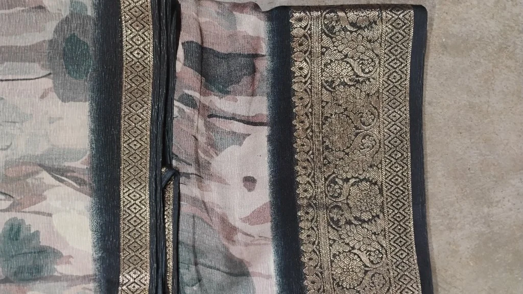 Abstract Print Chiffon Saree with Zari Border 4