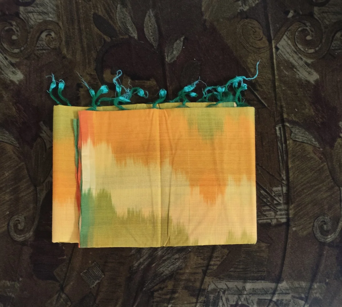 yellow highlighted manglagiri saree with seagreen pallu and blouse