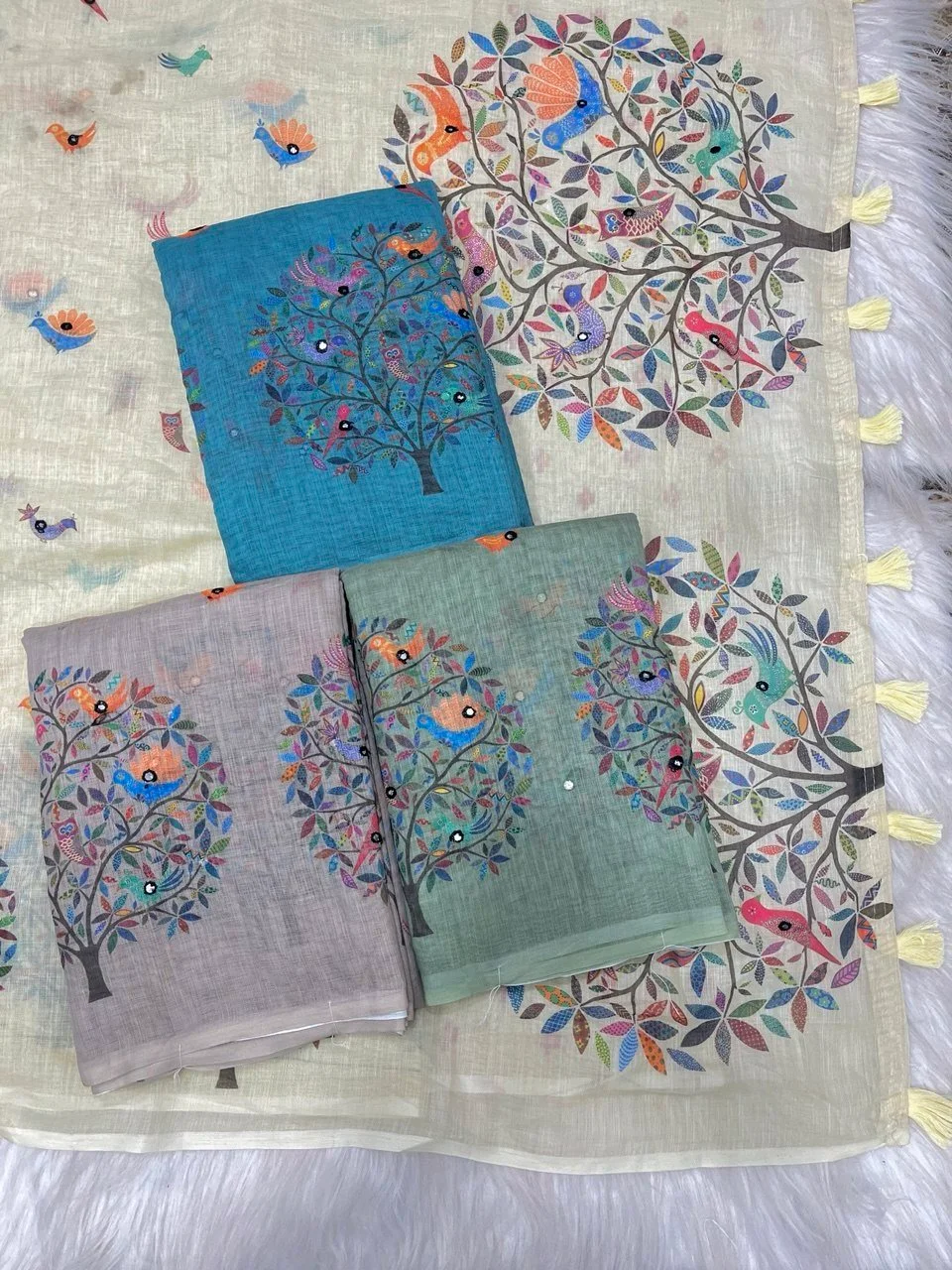 Linen Blend Saree with Tree of Life Print and Mirror Work 1