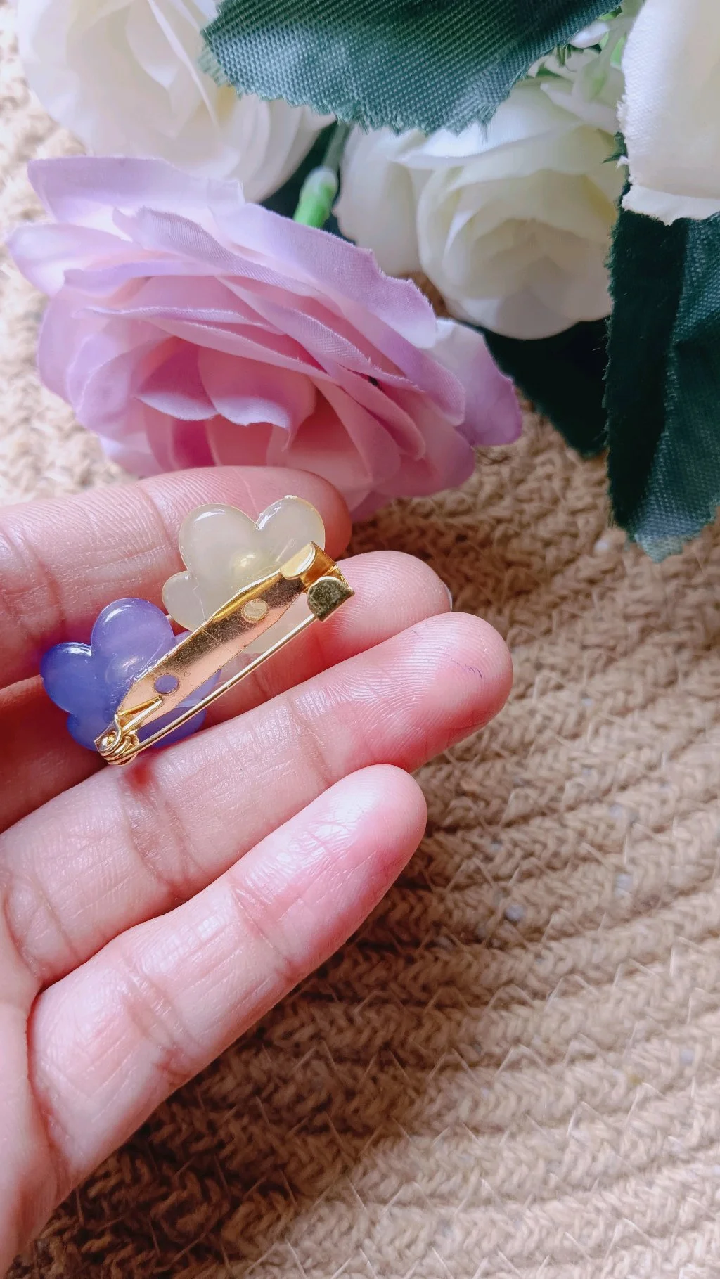 Translucent Floral Saree Pin Brooch thumbnail 3