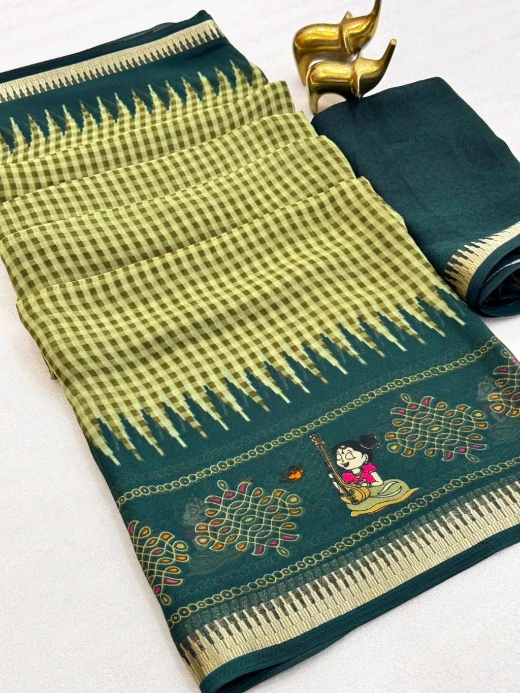Checkered Maroon Saree with Cartoon Print Pallu thumbnail 2