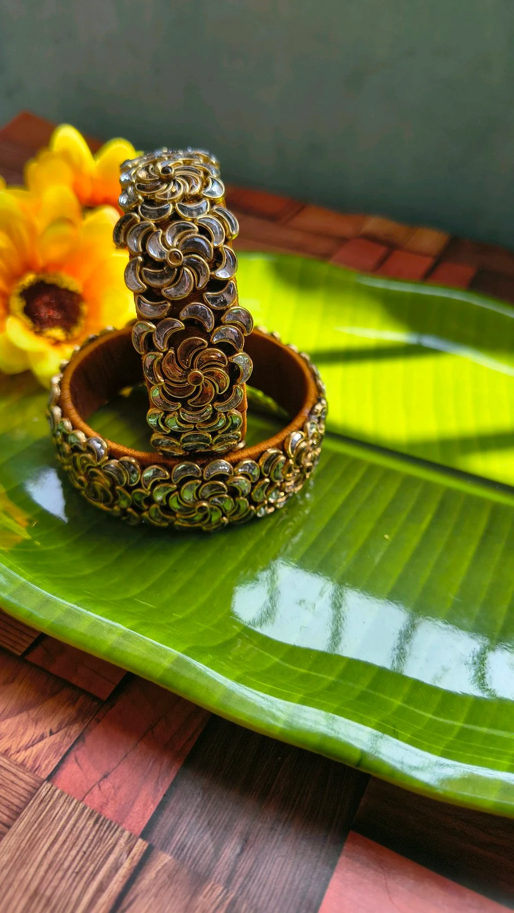 Gold Toned Floral Kundan Bangles 4