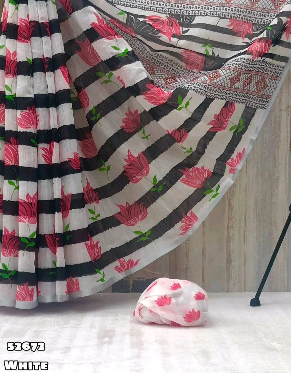 Soft Lenin Floral Print Saree with Blouse Piece thumbnail 5