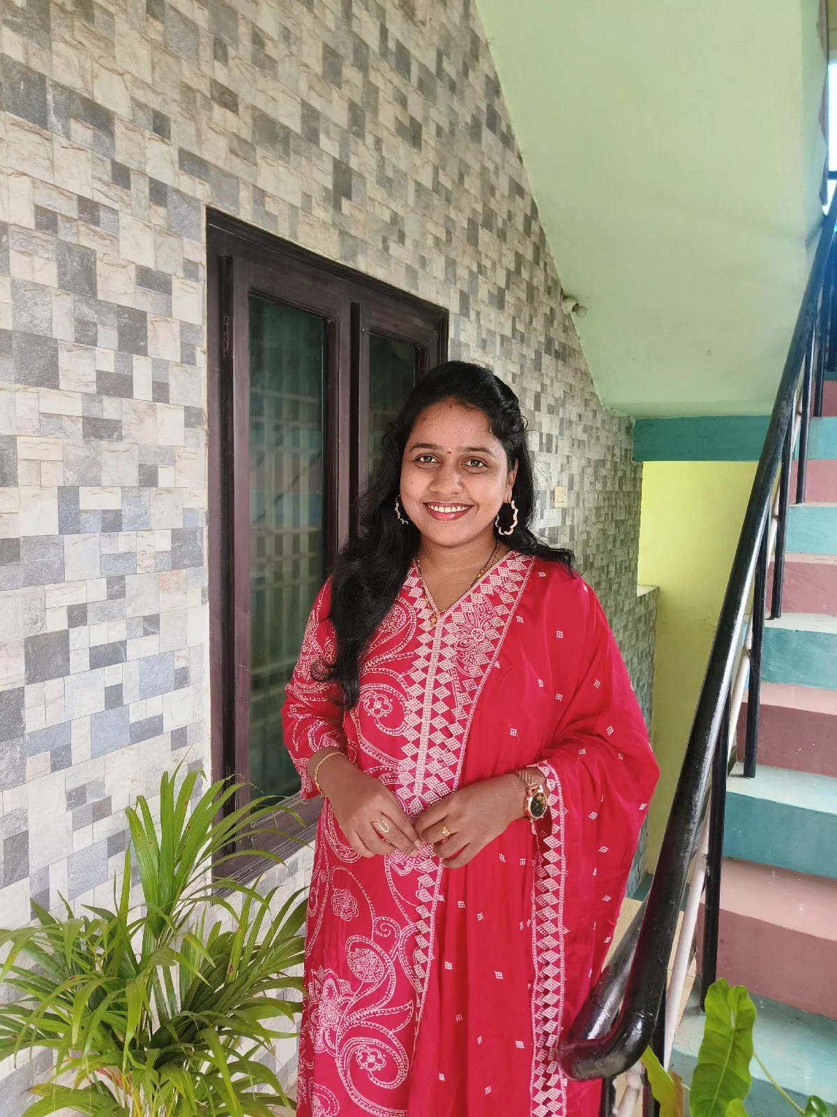 This Soft Chinnon Premium Kurthy Set gives you a beautiful, flowy look with a premium finish… and yes, in a budget-friendly price range!