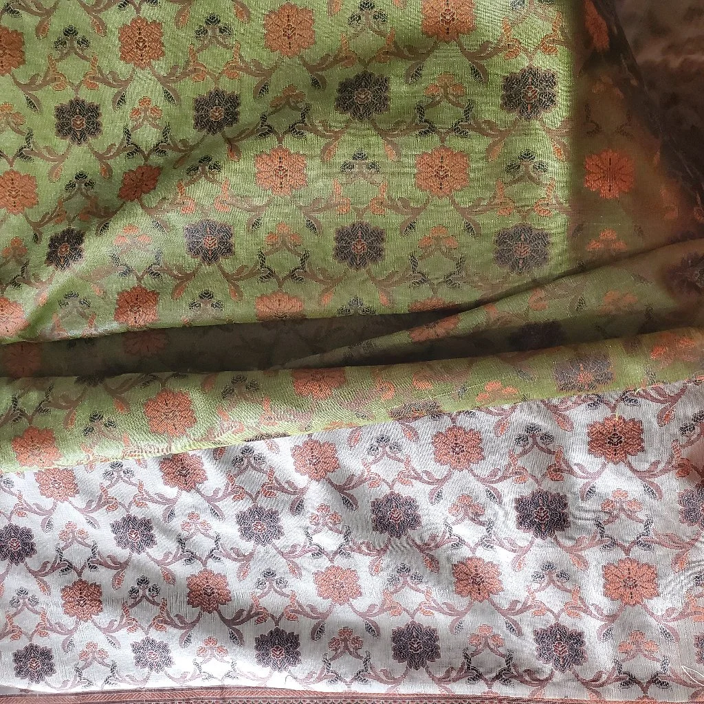 Green Silk Blend Saree with Floral Zari Weave - Variant 3