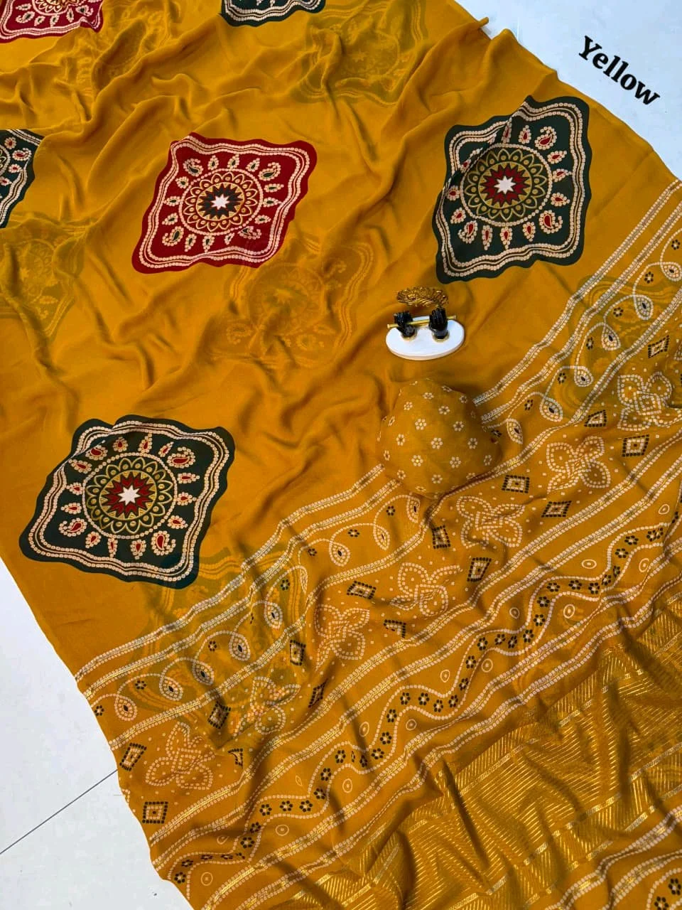 Black Bandhani Print Saree with Colorful Motifs thumbnail 7