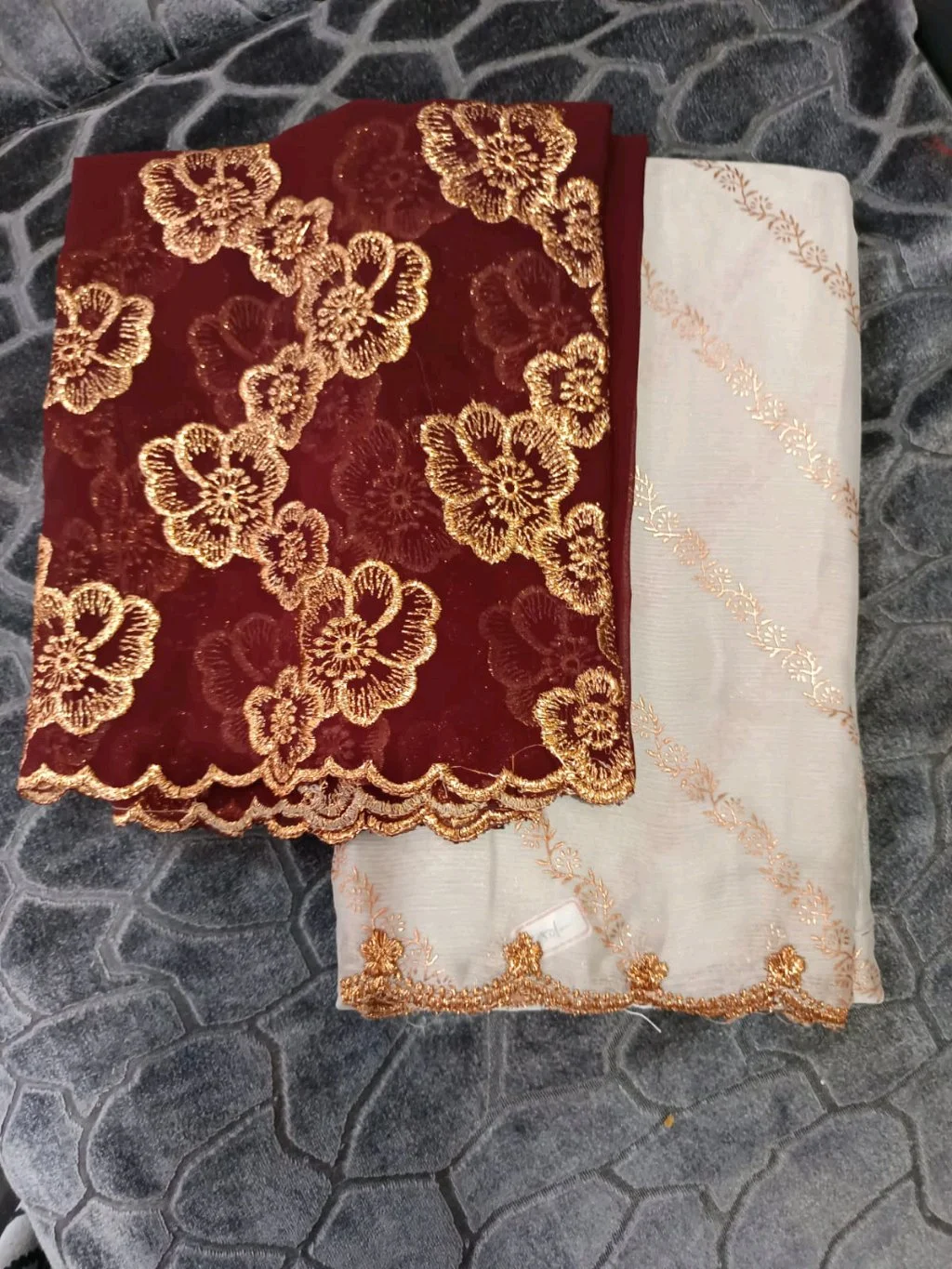 Beautiful trending georgette lahariya pattern design & cutwork border sarees with designer blouse 3