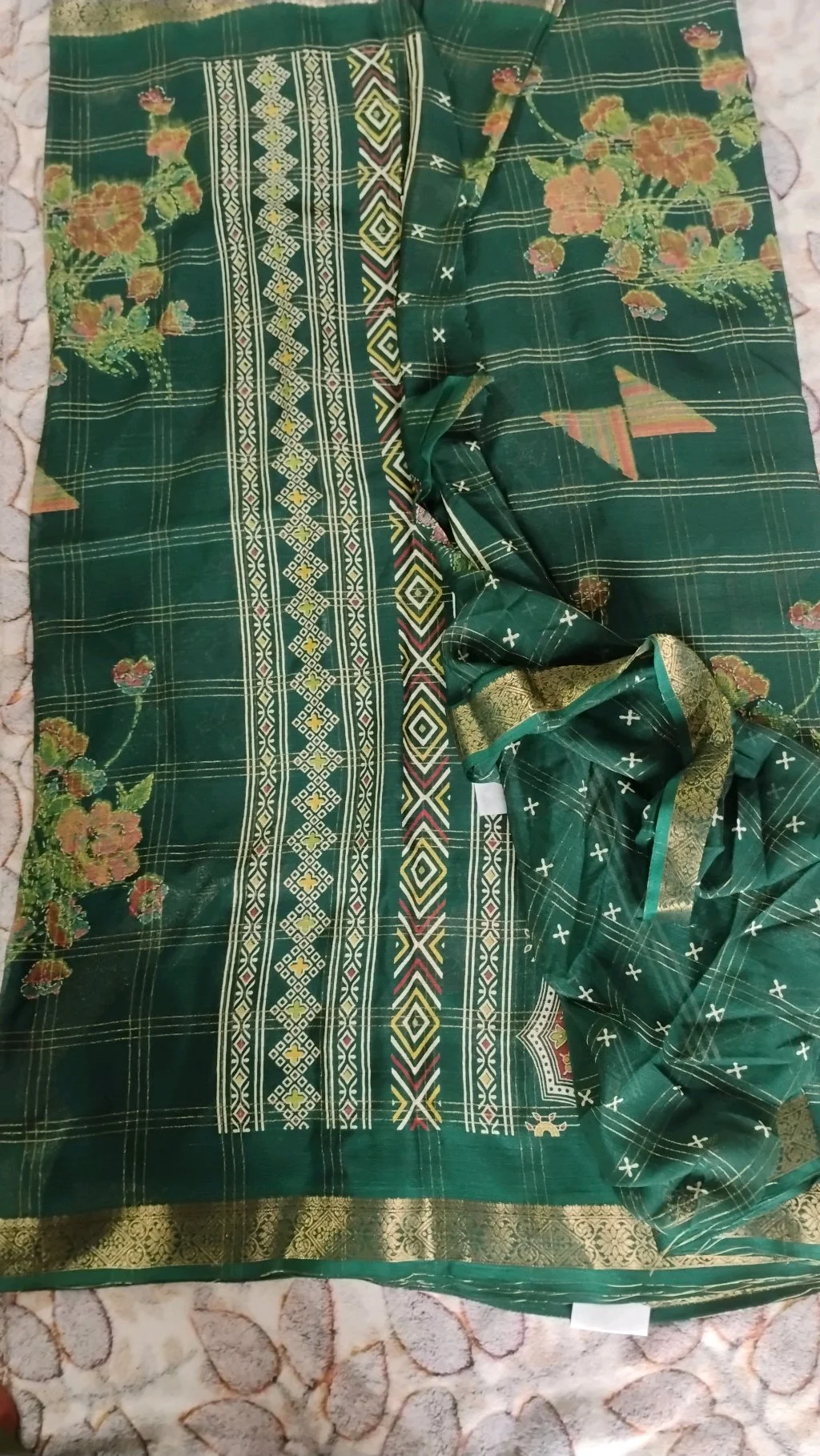 Emerald Green Silk Blend Saree with Gold Checkered Pattern and Floral Print thumbnail 6