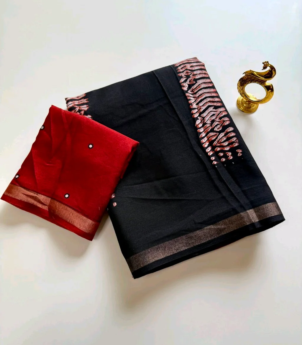 Mul Cotton Saree with Batik Print and Blouse Piece thumbnail 1