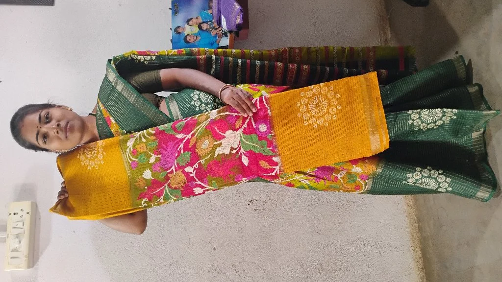 Crepe Silk Center Design Saree 2