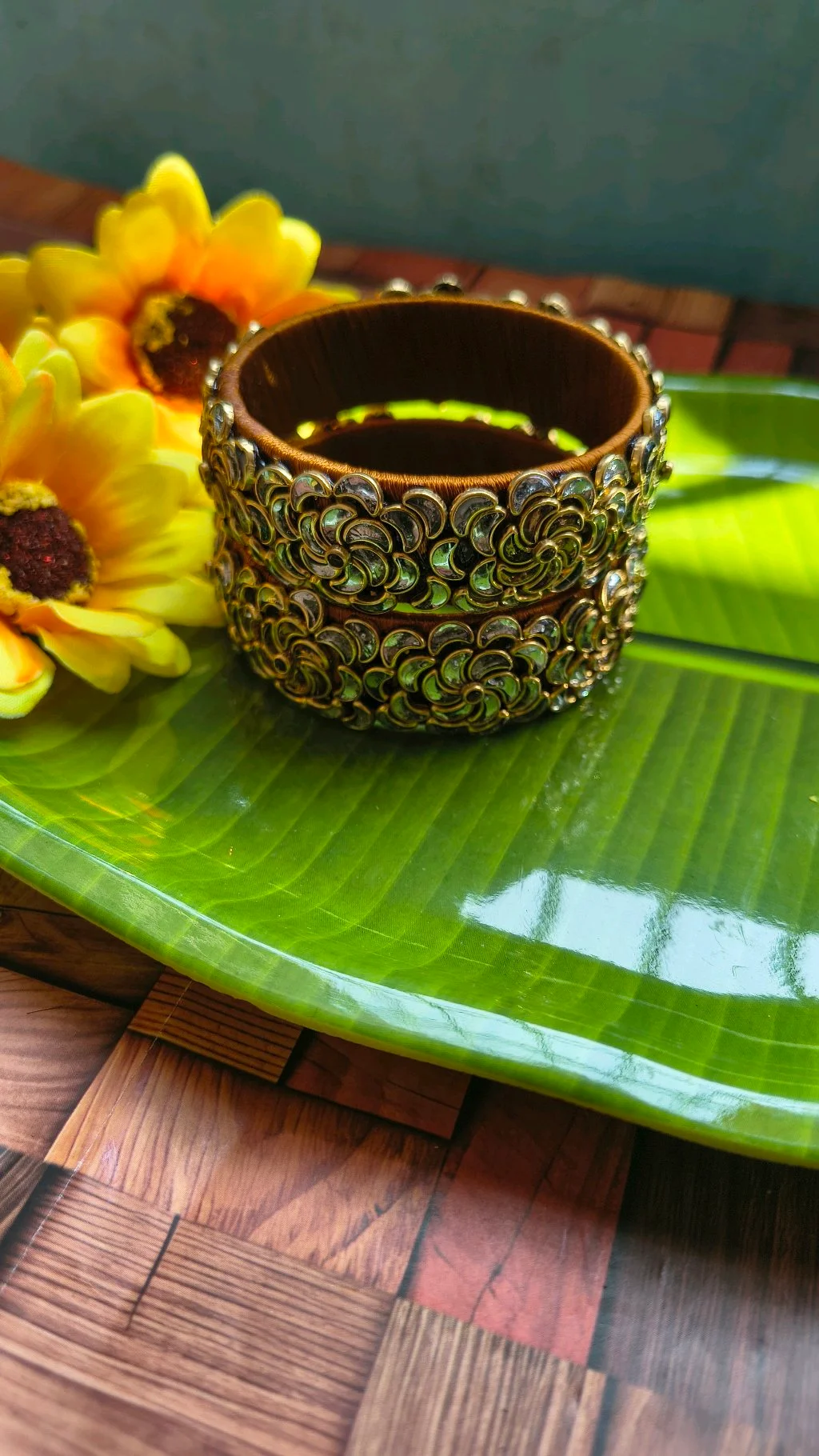 Gold Toned Floral Kundan Bangles 2