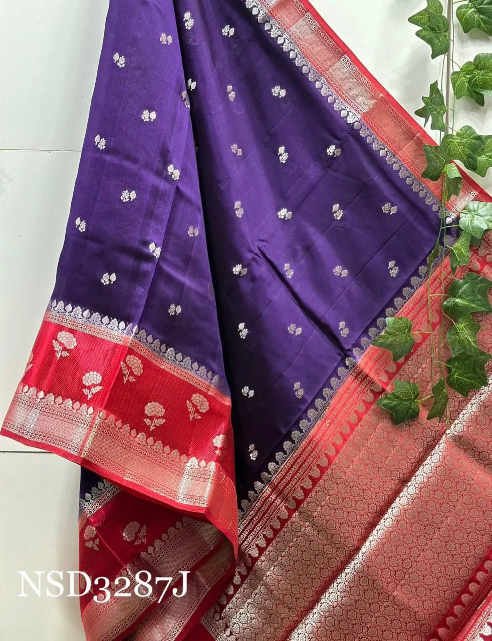 sarees thumbnail 1