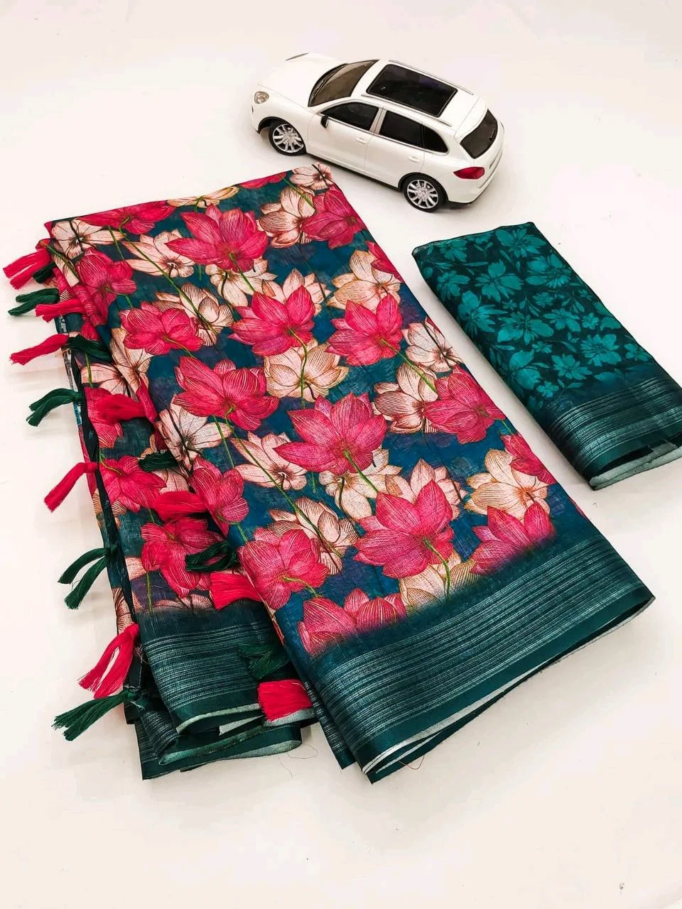 Lenin Leaf Print Saree with Tassels thumbnail 3