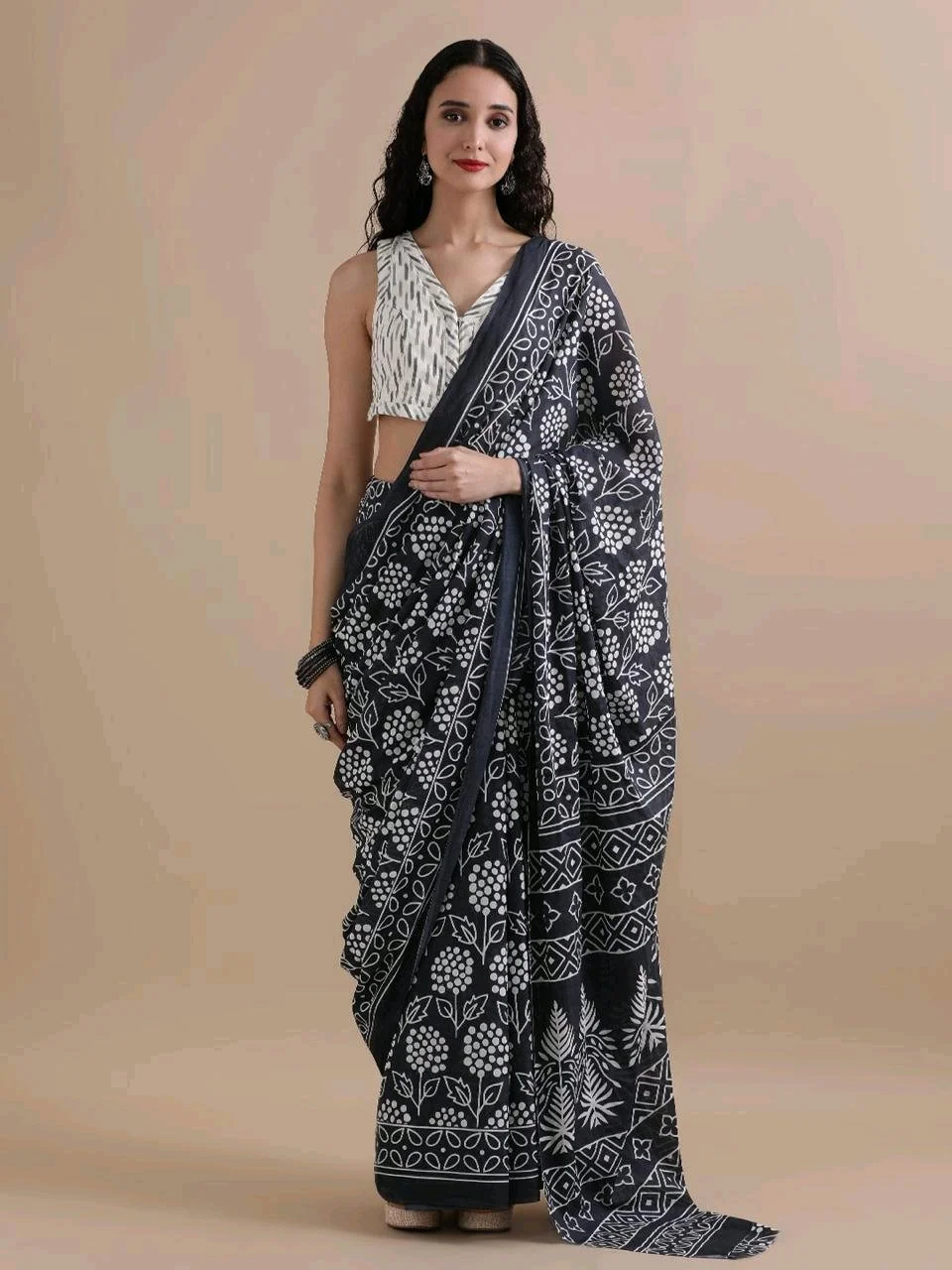 New updateBagru Block Print Cotton mulmul Sarees With Running Blouse Fabric:- Pure Mulmul (9280)Saree:-5.5m+ Blouse:- 1mPrice:- 700 3