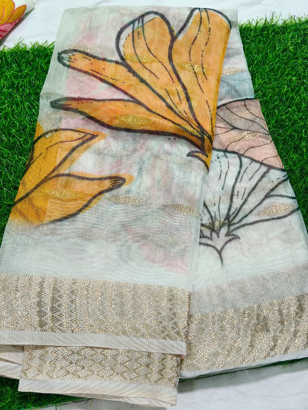 White Embroidered Kurta Set with Dupatta thumbnail 4