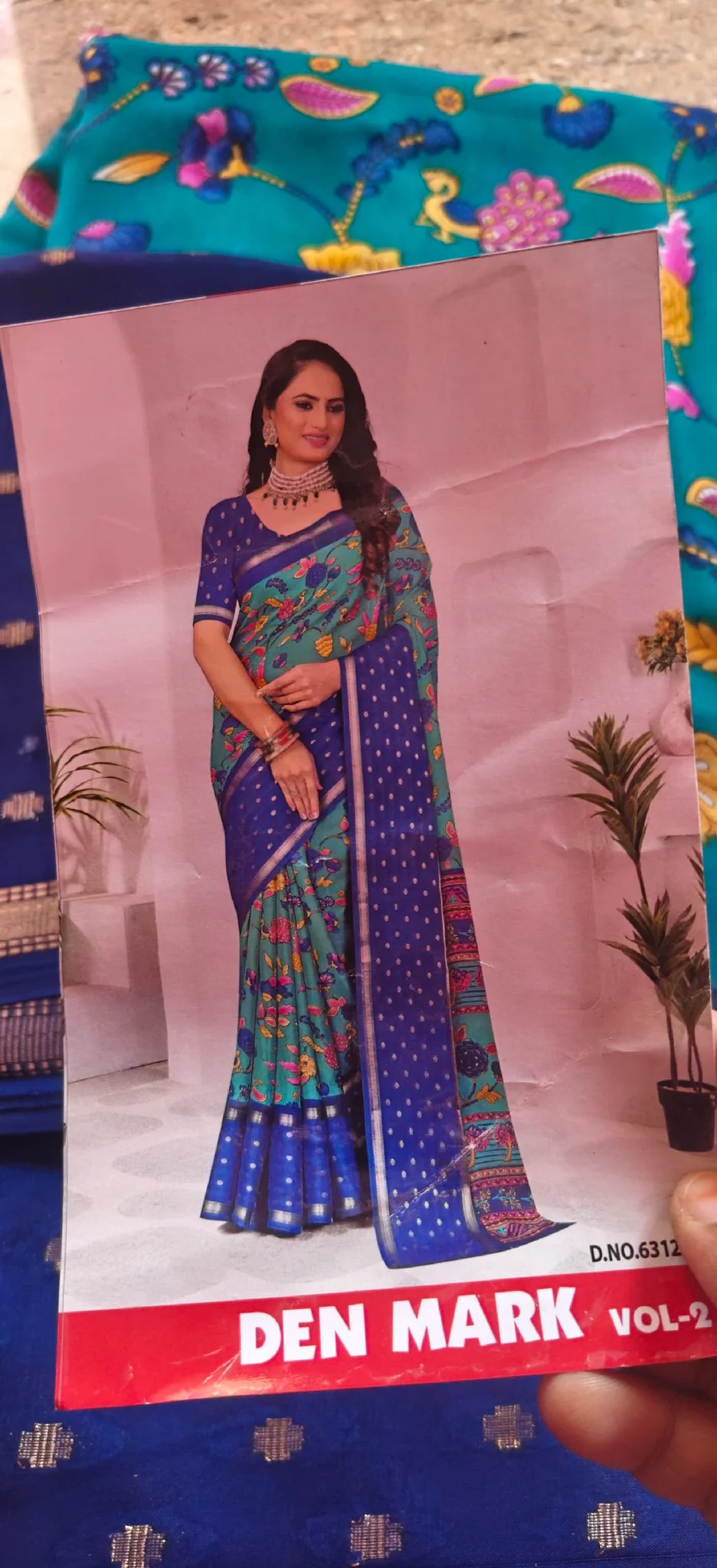Peacock Garden Contrast Saree – Royal Blue Edition thumbnail 4