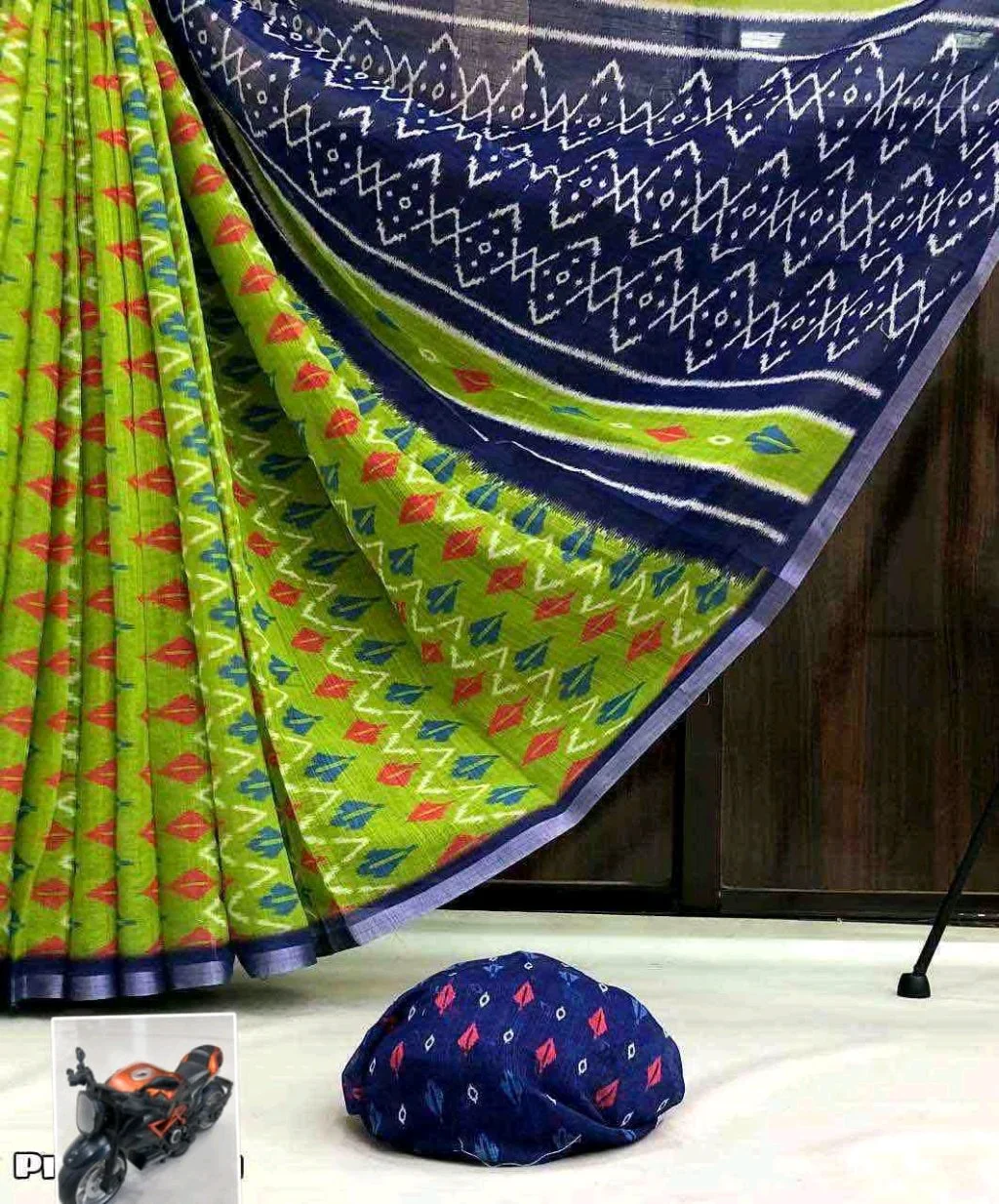 Linen Ikat Print Cotton Saree thumbnail 1