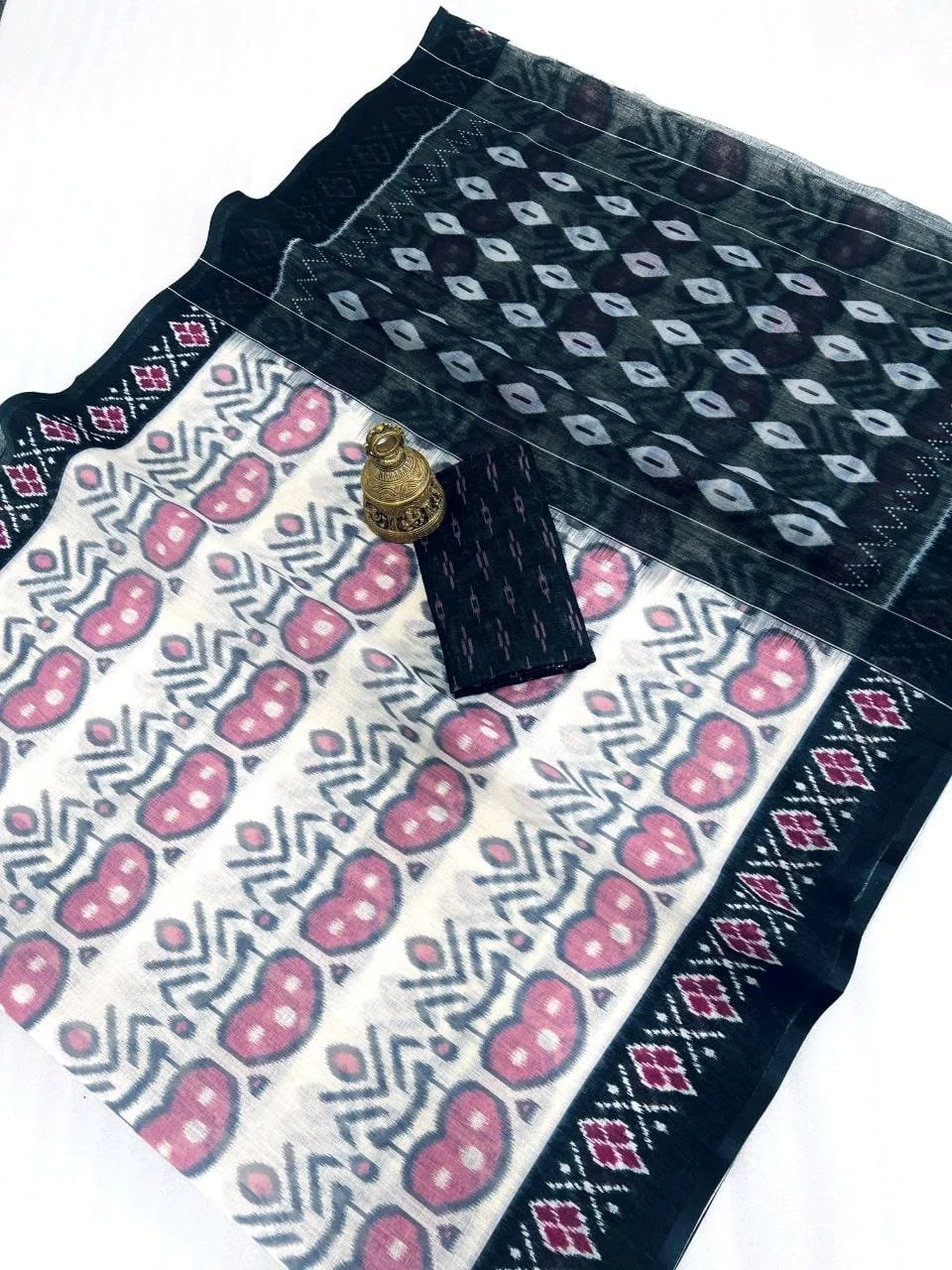 Vibrant Ikat Print Cotton Blend Sarees thumbnail 4