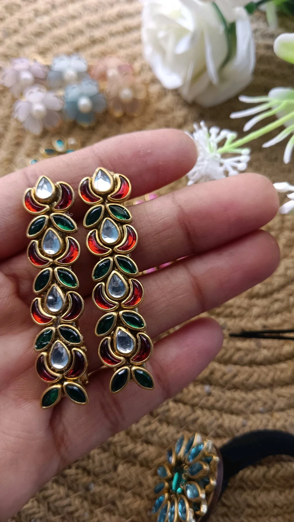 Gold Tone Kundan Enamel Dangle Aligrater Clips