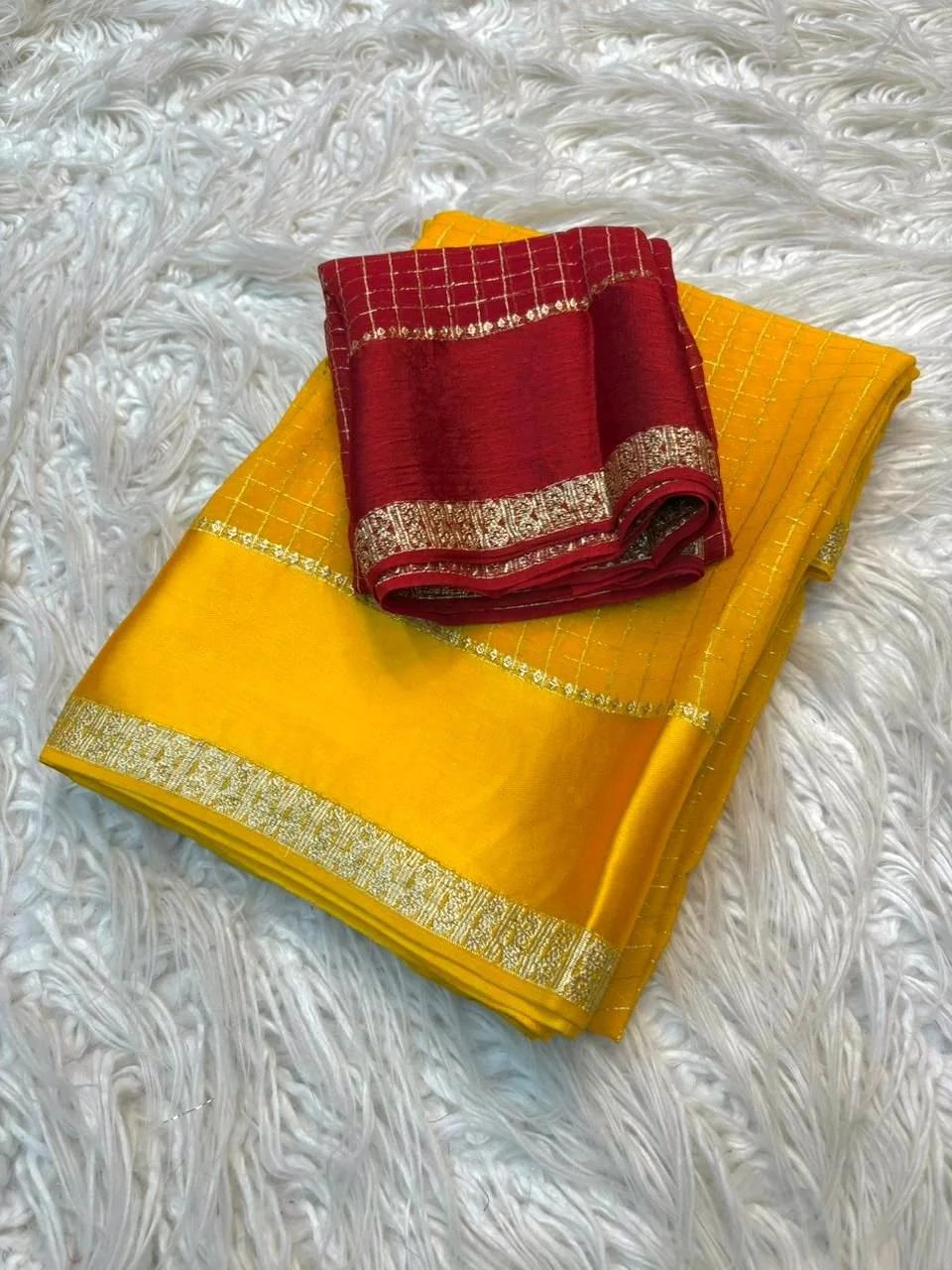 Viscose Georgette Saree with Gold Zari Checks 5