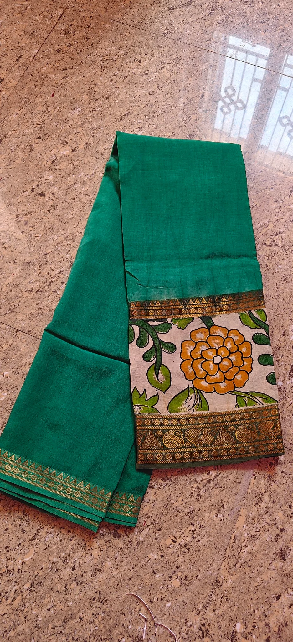 Green and Beige Kalamkari Handloom Dress Material Set 4